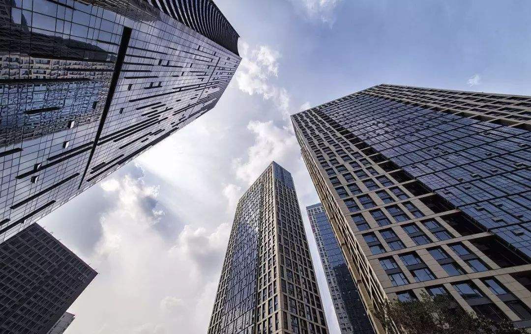 樓市政策頻出，房地產(chǎn)企業(yè)謹(jǐn)慎投資拿地