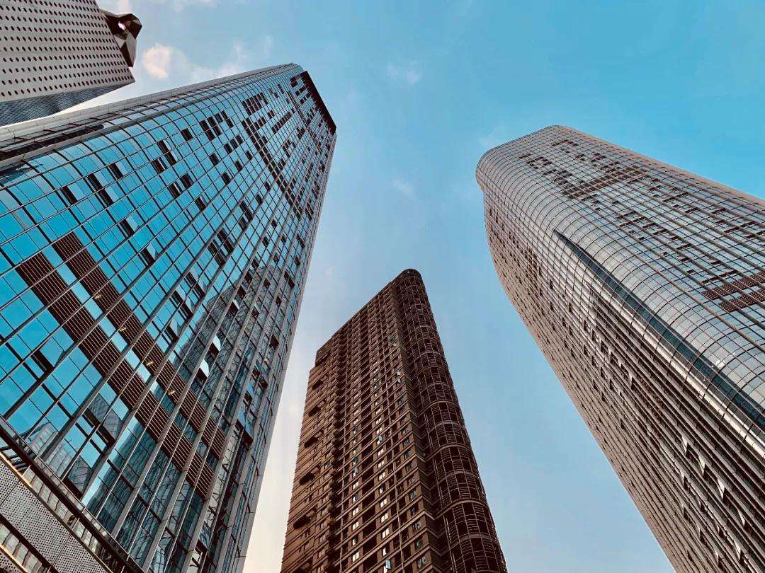 2021年樓市銷售額將再破17萬(wàn)億元，房企加速縮表靜待春日